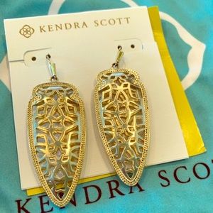 Kendra Scott Sadie statement earrings in gold